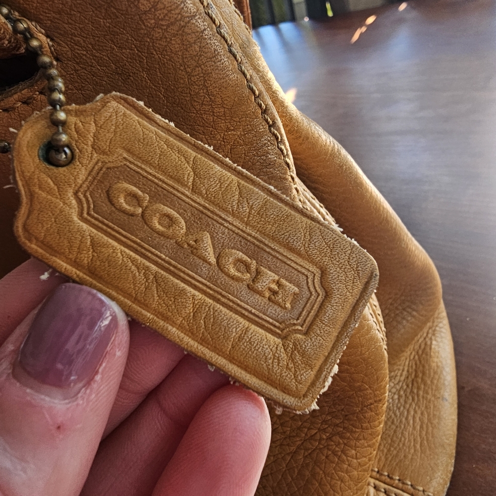 Vintage Coach Leather Shounder Bag, Sonoma, Camel Color, GUC - Picture 3 of 9